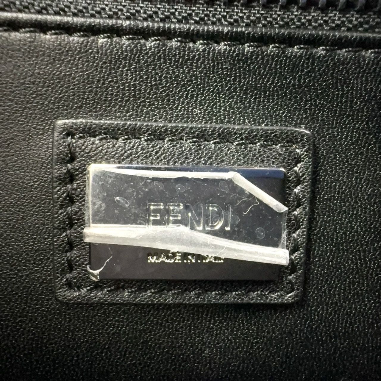 メルカリあんしん鑑定タグ付】FENDI ピーカブー レギュラー