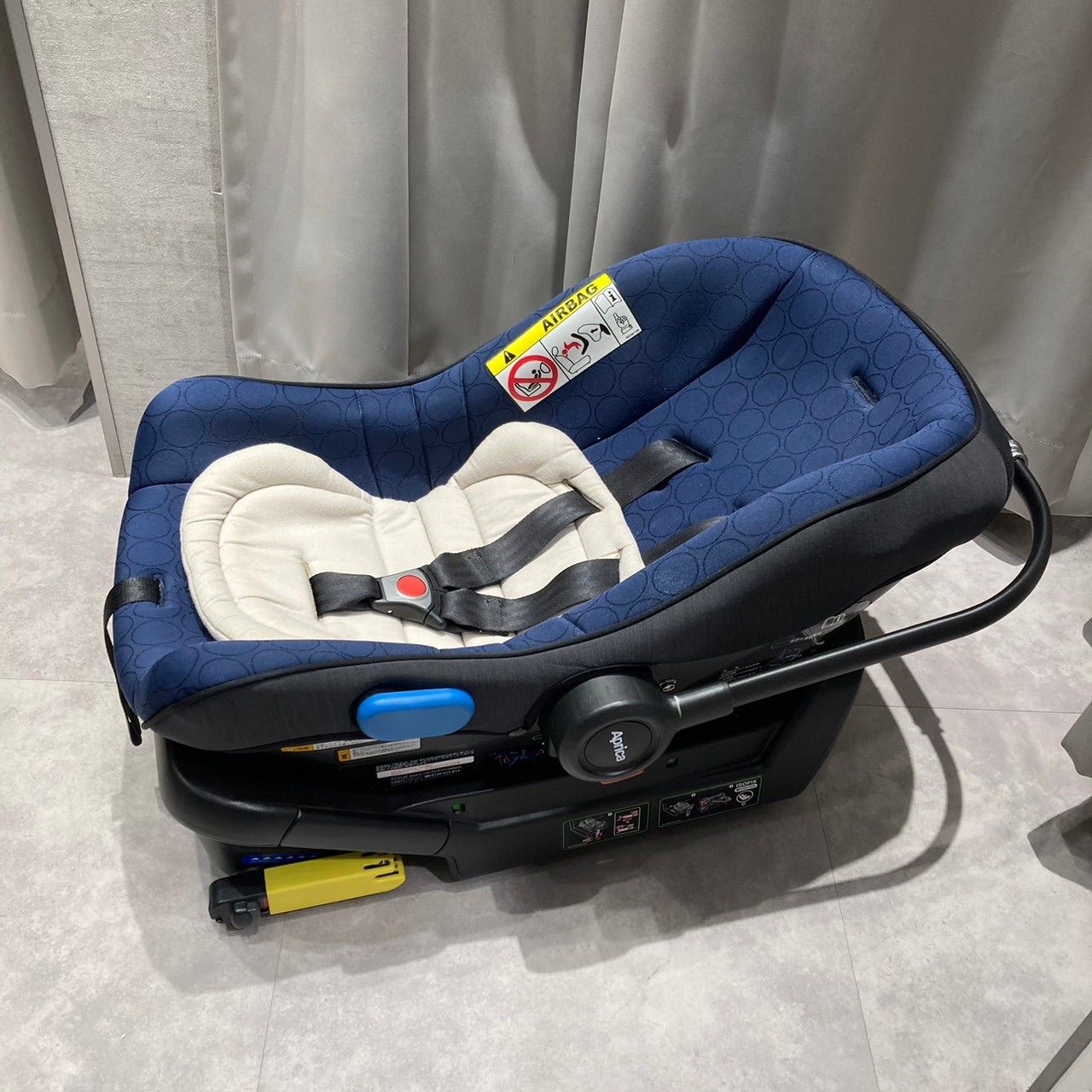 Aprica スムーブTS インファントカーシート ベースセット - メルカリ