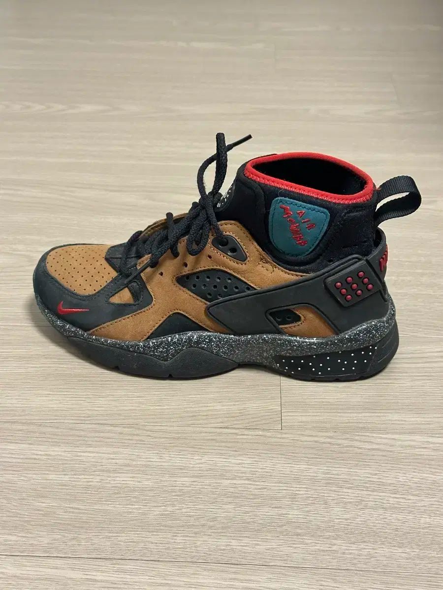 NIKE ナイキ エア オリビア キム モアブ 230