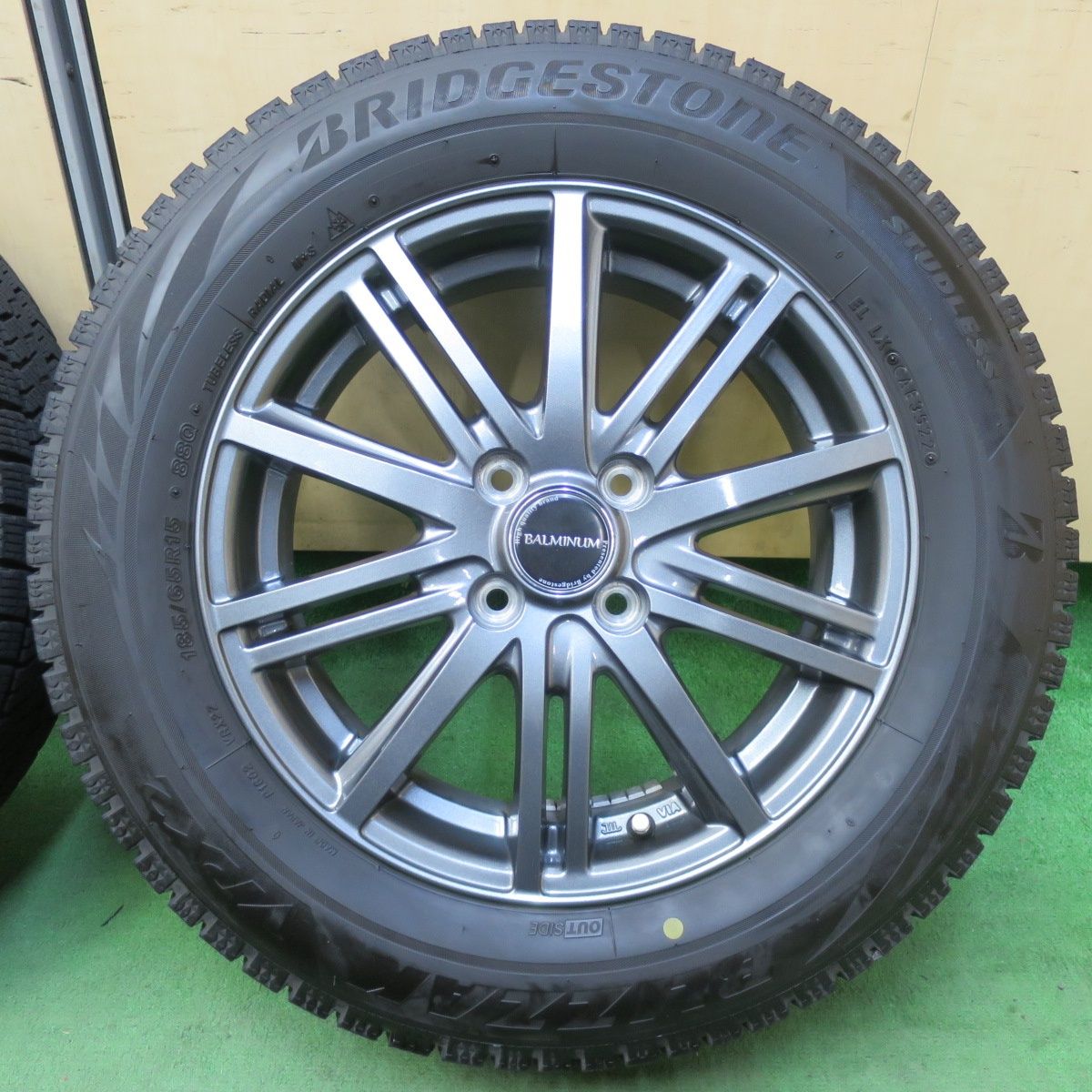 バリ溝！キレイ！8.5分☆スタッドレス バリ溝☆8.5分☆スタッドレス 