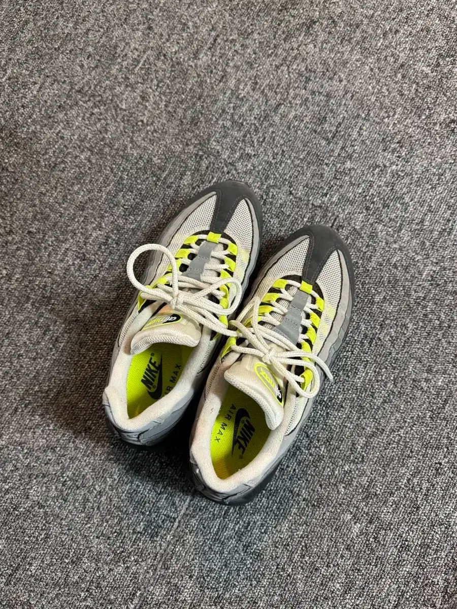 黒帯英語 NIKE(ナイキ) エアマックス 95 og ネオン 245-値下げする