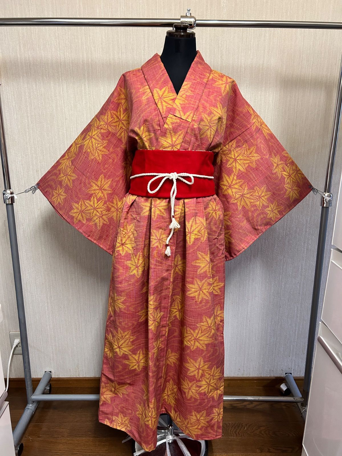 和洋折衷コーデ｜新品 着物リメイクワンピース もみじ柄×くすみ赤