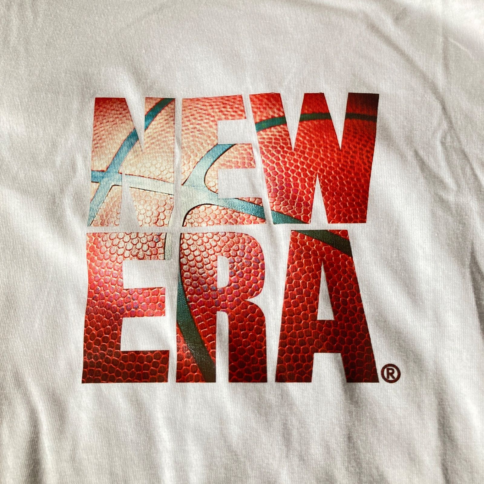 【新品、未使用、タグ付き】ニューエラのシャツ タグ付き未使用品 NEW ERA ニューエラ Tシャツ ホワイト・レッド