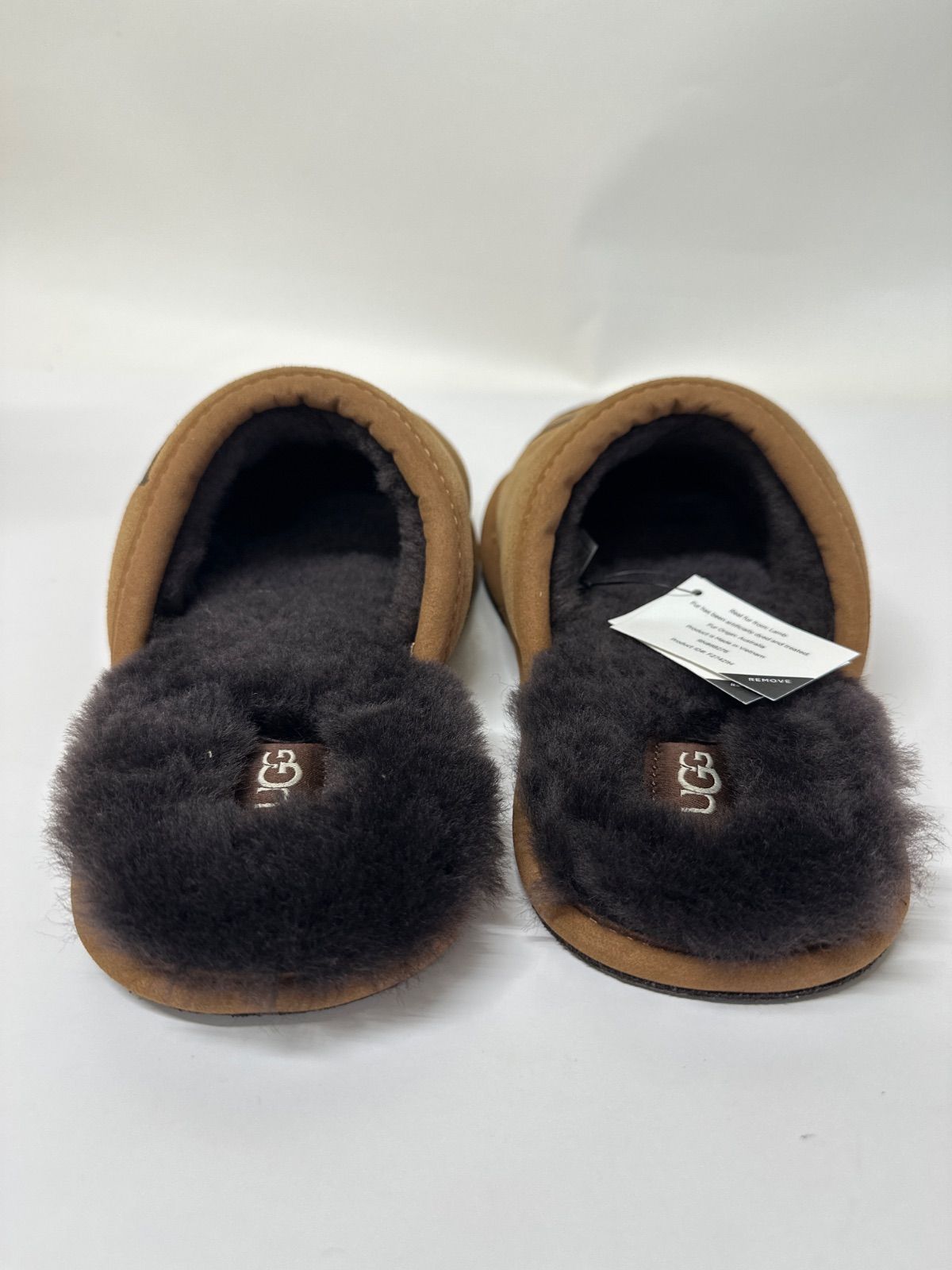 新品アグ UGG 22cm 新品未使用】 UGG 1101324 アグ メンズ ロゴ スリッパ M SCUFF