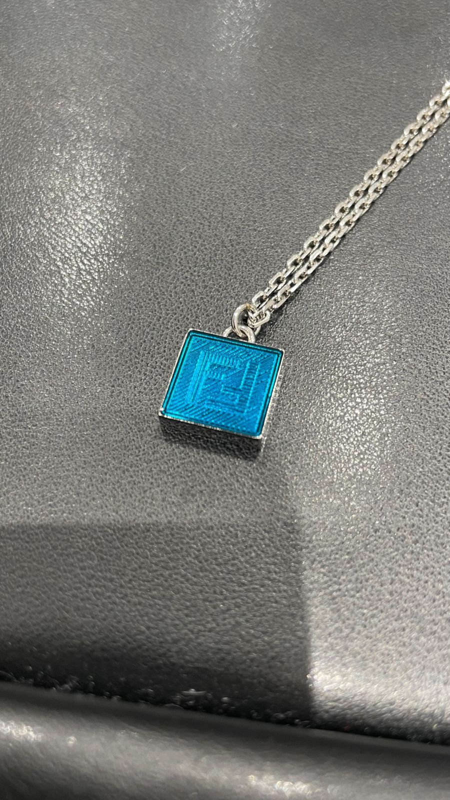 フェンディ FENDI ネックレス FFロゴ シャドー ブルー