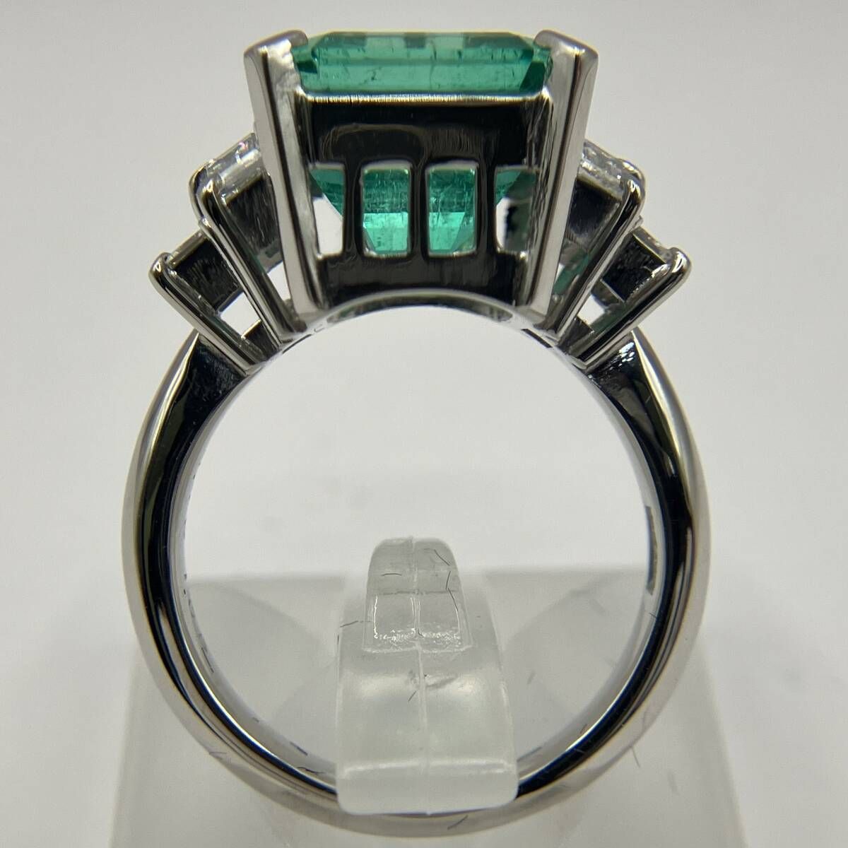 GIA鑑定書付き Pt900 コロンビア産 天然エメラルド 6.40ct GIA鑑定書付き Pt900 コロンビア産 天然エメラルド 6.40ct