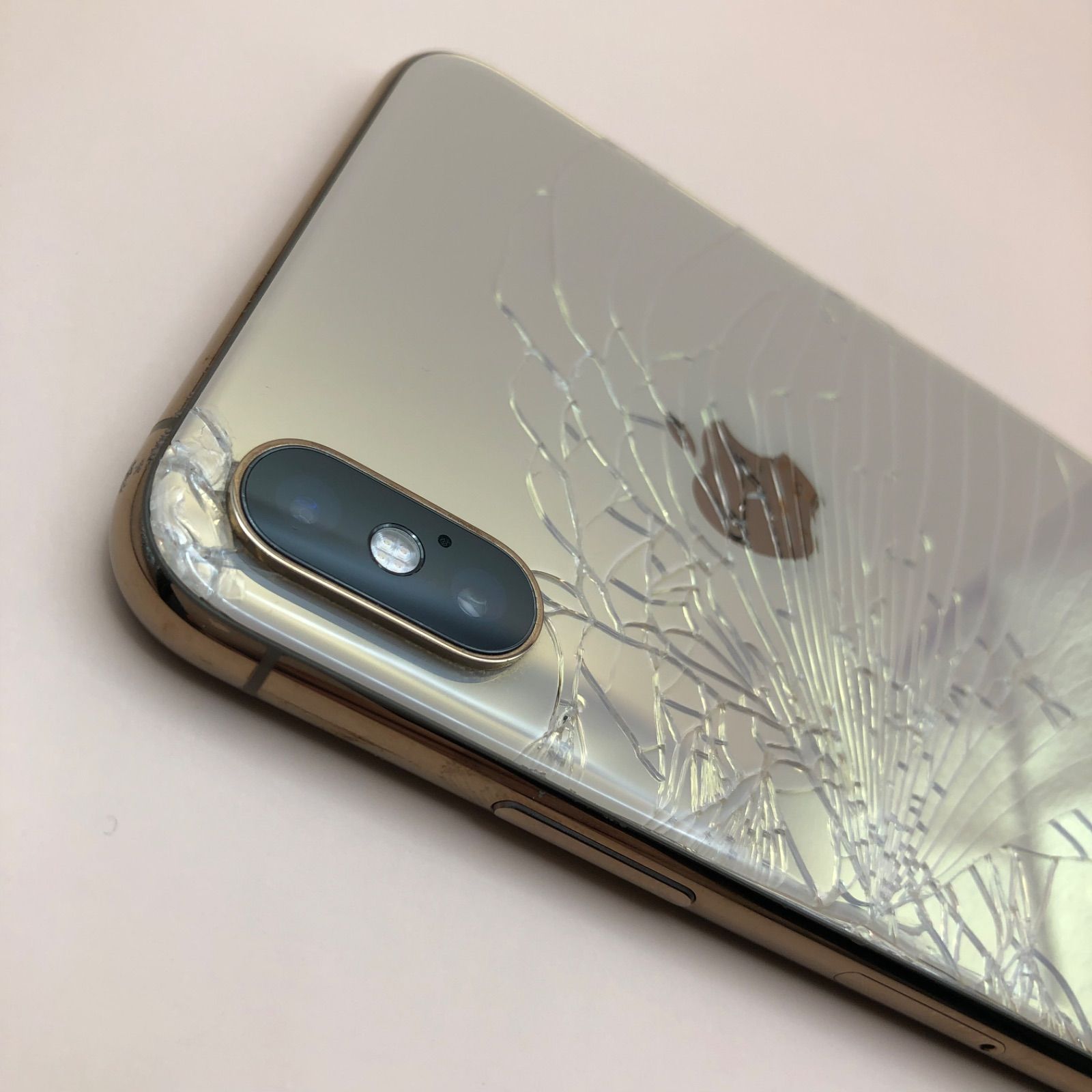 ジャンク】 iPhone XS Max 64GB Gold au〇 SIMロック解除済 SIM