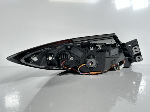 美品/破損キズなし/低走行 GR86 ZN8 純正 右テールランプ Assy テールライト 右テール RH LED SU003-11020  84201-CC001 D258 MA