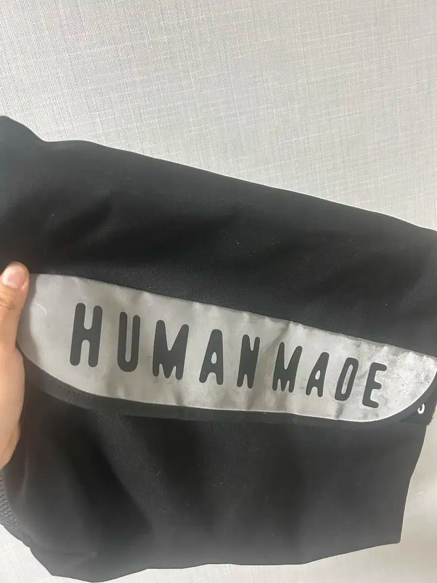 Human Made メッセンジャーバッグ ブラック bag-6-1-ae86c.jpg?fit=max&w=