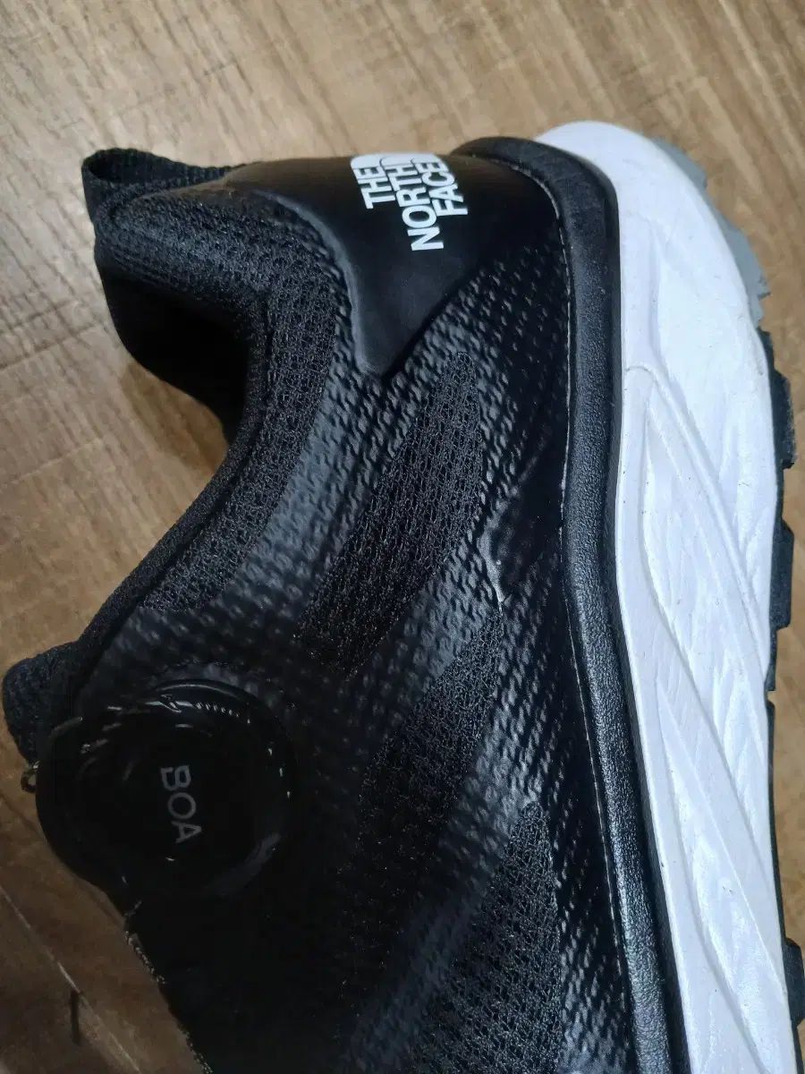 ダイアル 登山靴