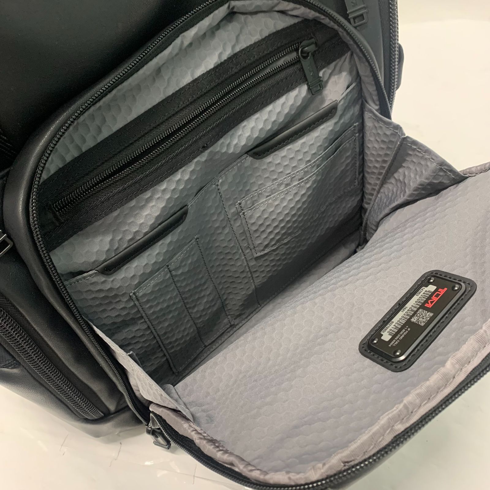 美品 TUMI トゥミ ALPHA BRAVO 932789DL サーチ バックパック レザー 