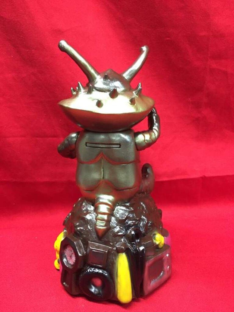 マーミット 怪獣天国 カネゴン貯金箱　開田裕治イラスト版 マーミット 怪獣天国 カネゴン貯金箱 開田裕治イラスト版 - メルカリ
