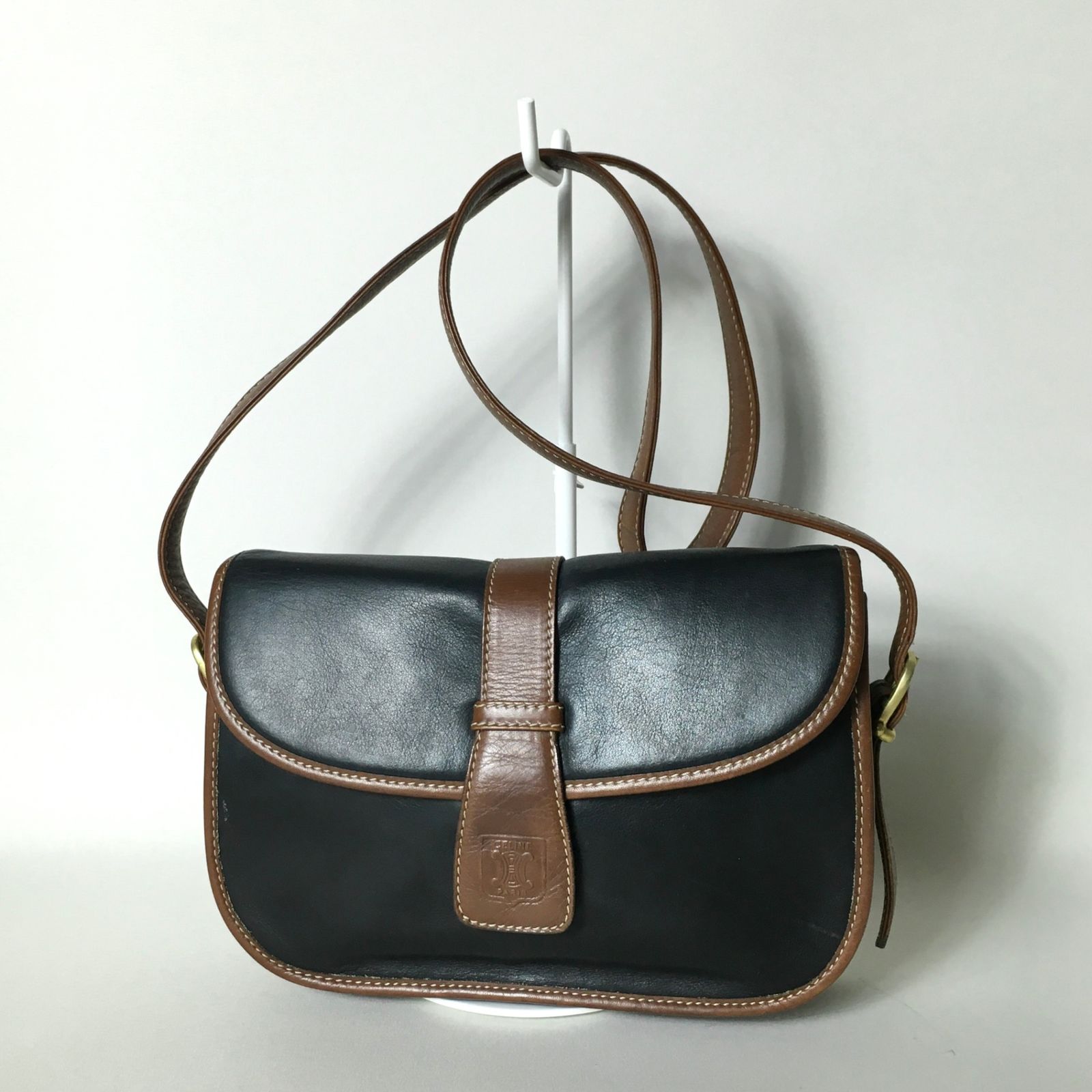 2508-320｜セリーヌ ショルダーバッグ レザー ブラック トリオンフ  