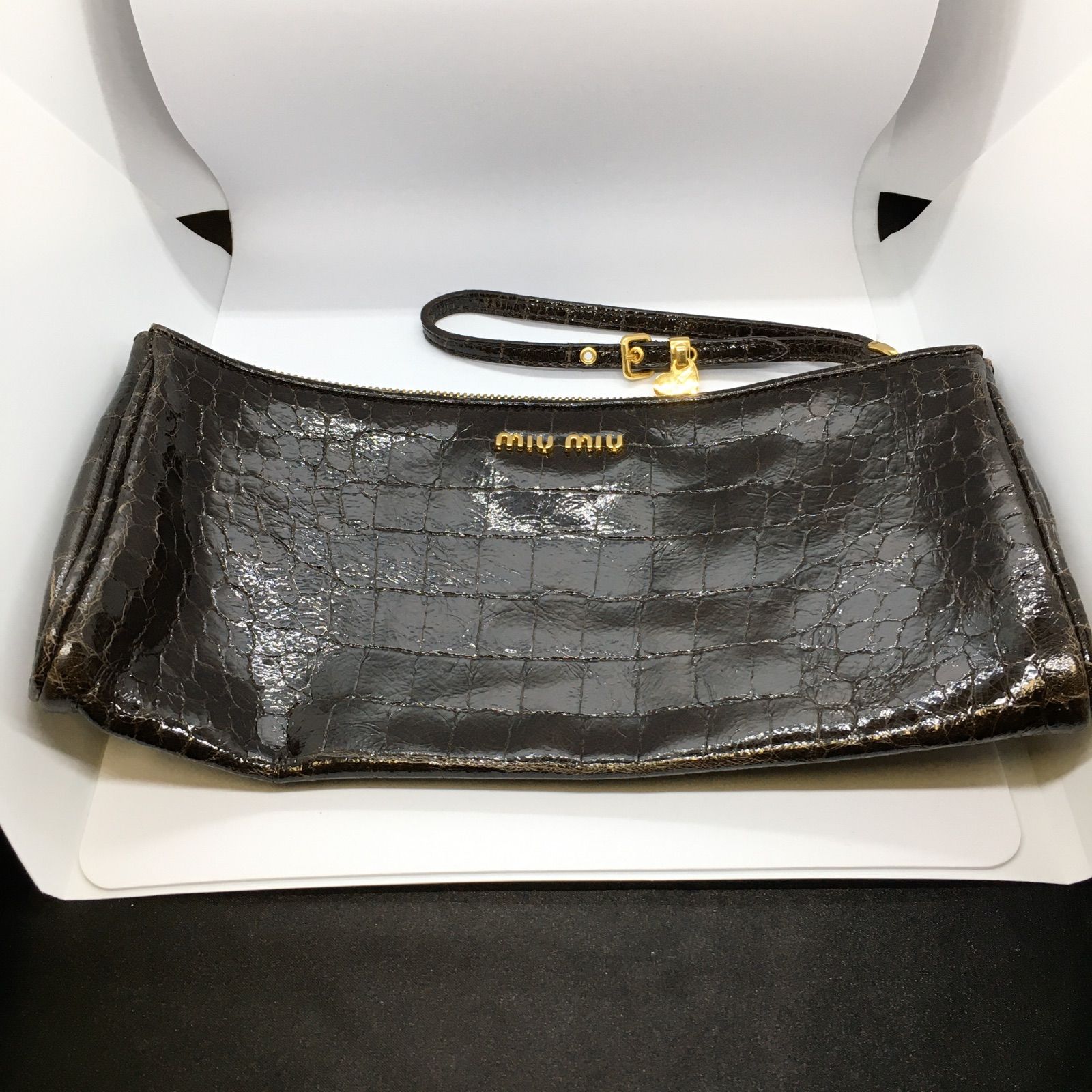 ✈美品 ミュウミュウ クロコ エナメル レザー クラッチ バッグ ポーチ