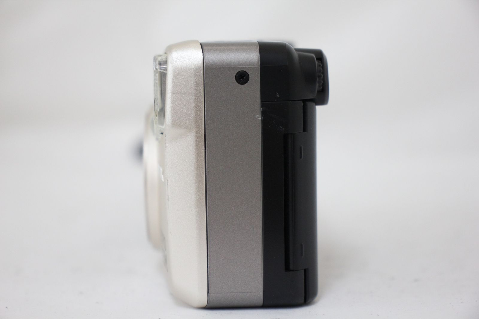 38-115mm コンパクトカメラ