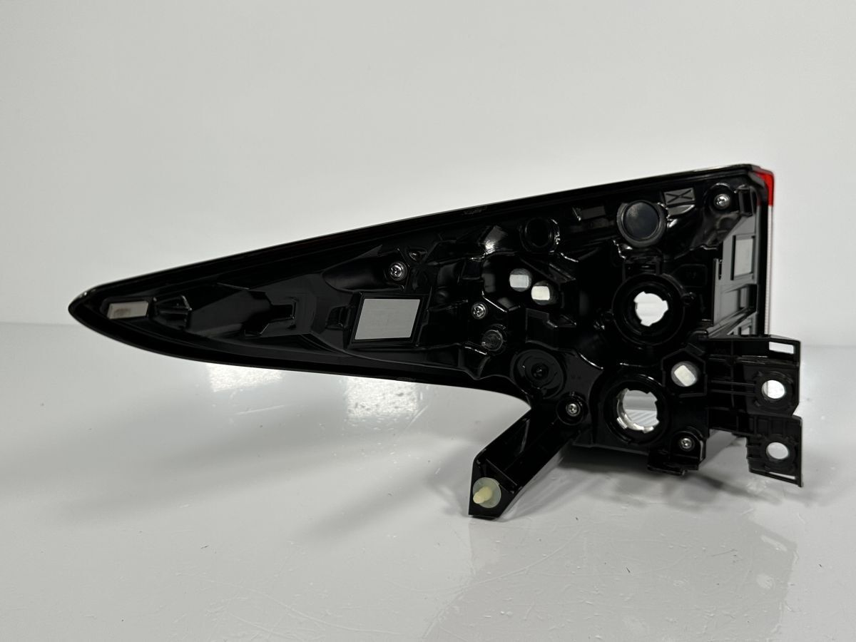 破損キズなし 低走行 50系 プリウス ZVW51 ZVW55 後期 純正 右テールランプ 上側 LED 81551-47472 81550-47470 47-111 SR 管理31829 FFCRYSTALESIA_COM