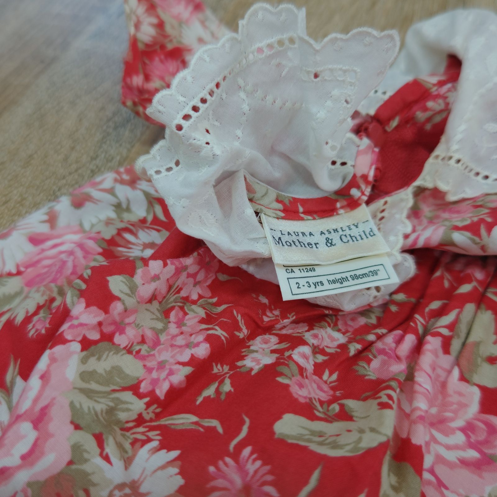 LAURA ASHLEY。ローラアシュレイ。キッズワンピース。2〜3歳児