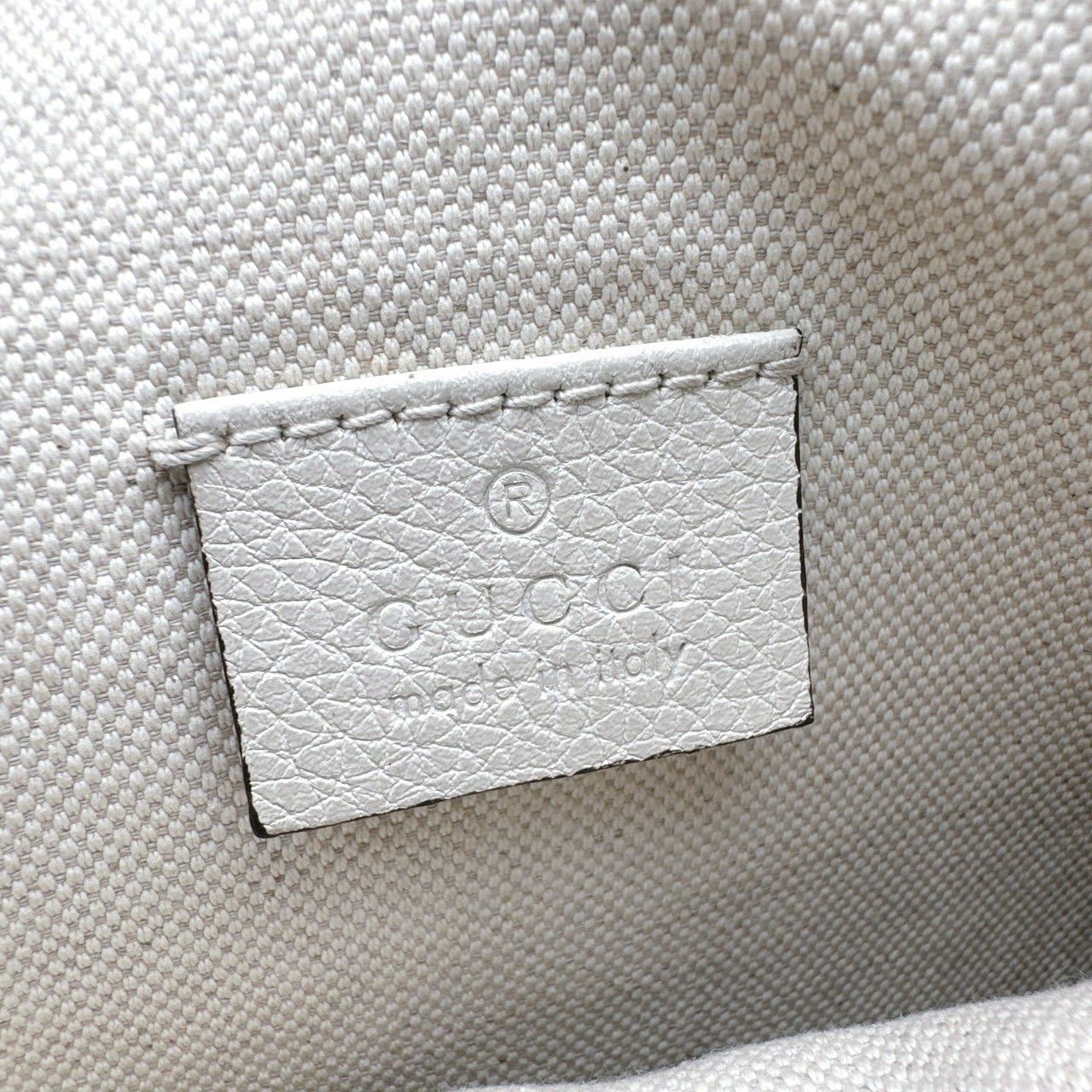 263へ　ボディバッグ　ホワイト　シェリーライン　インターロッキング　レザー 263へ ボディバッグ ホワイト シェリーライン インター