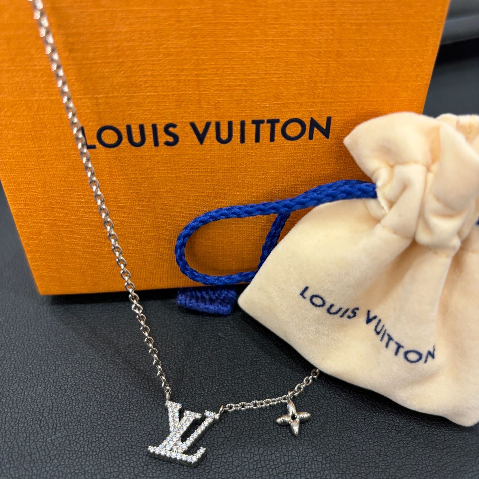 ΩNA3927 極美品！LOUIS VUITTON ルイヴィトン ネックレス LV