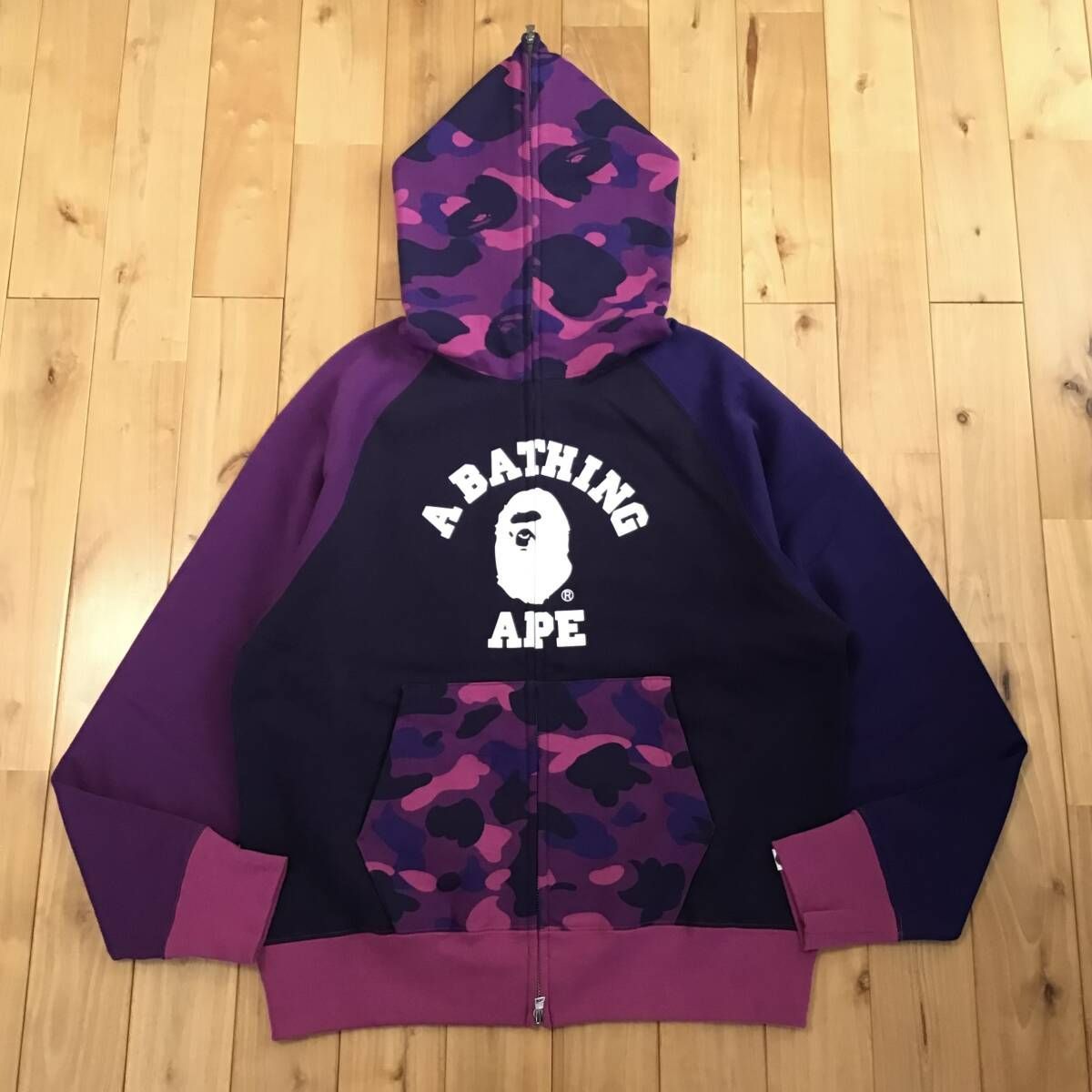 BAPE Purple Camo カレッジロゴ パーカー ☆新品☆ Purple camo カレッジロゴ パーカー Mサイズ a bathing ape