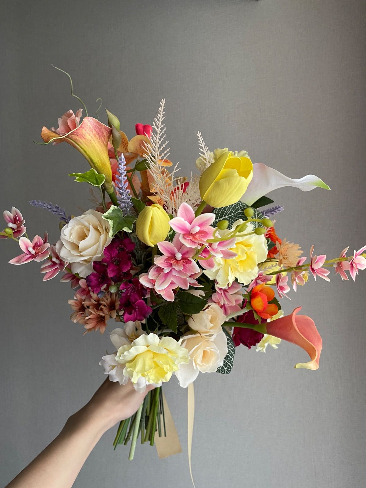 イエローブーケ　ブートニア　アーティフィシャルフラワー　ウェディングブーケ 2点セット 高級 アーティフィシャルフラワーブーケ カラフル