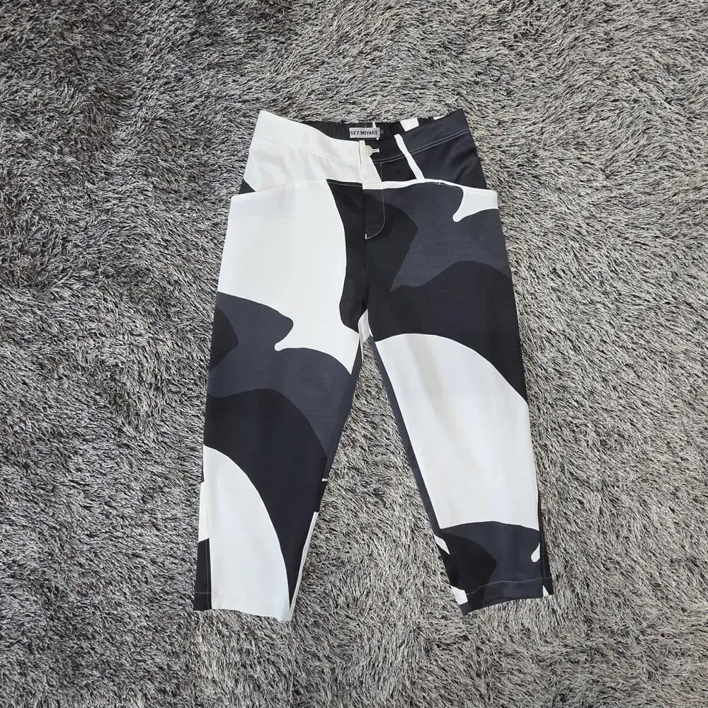 ISSEY MIYAKE イッセイミヤケ イージーパンツ レディース 28 B802