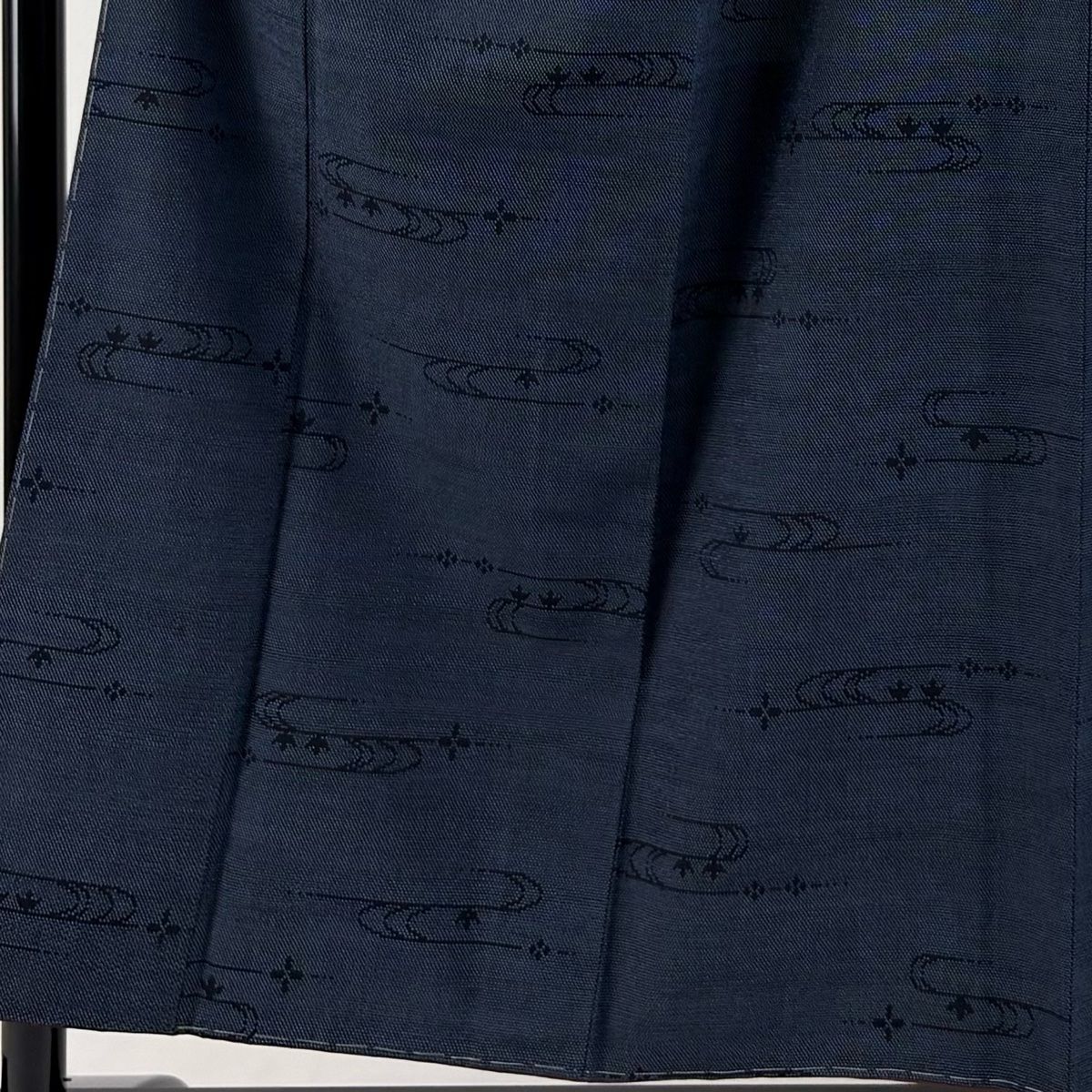 お召 身丈155cm 裄丈63cm S 袷 本塩沢 花 流水 紺色 正絹 名品