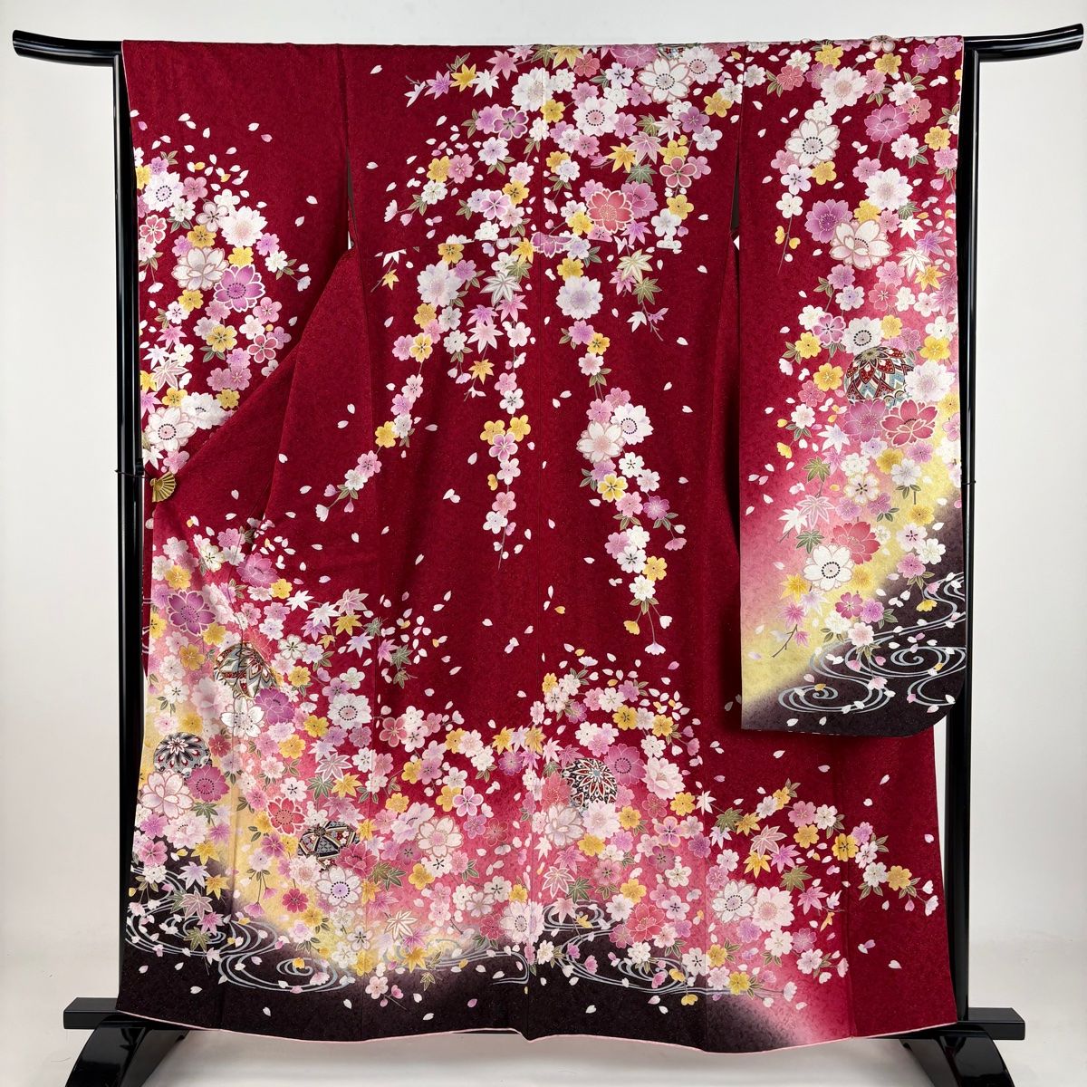 振袖 身丈158.5cm 裄丈65cm M 袷 やまと 手鞠 桜 銀通し 刺繍 赤 正絹