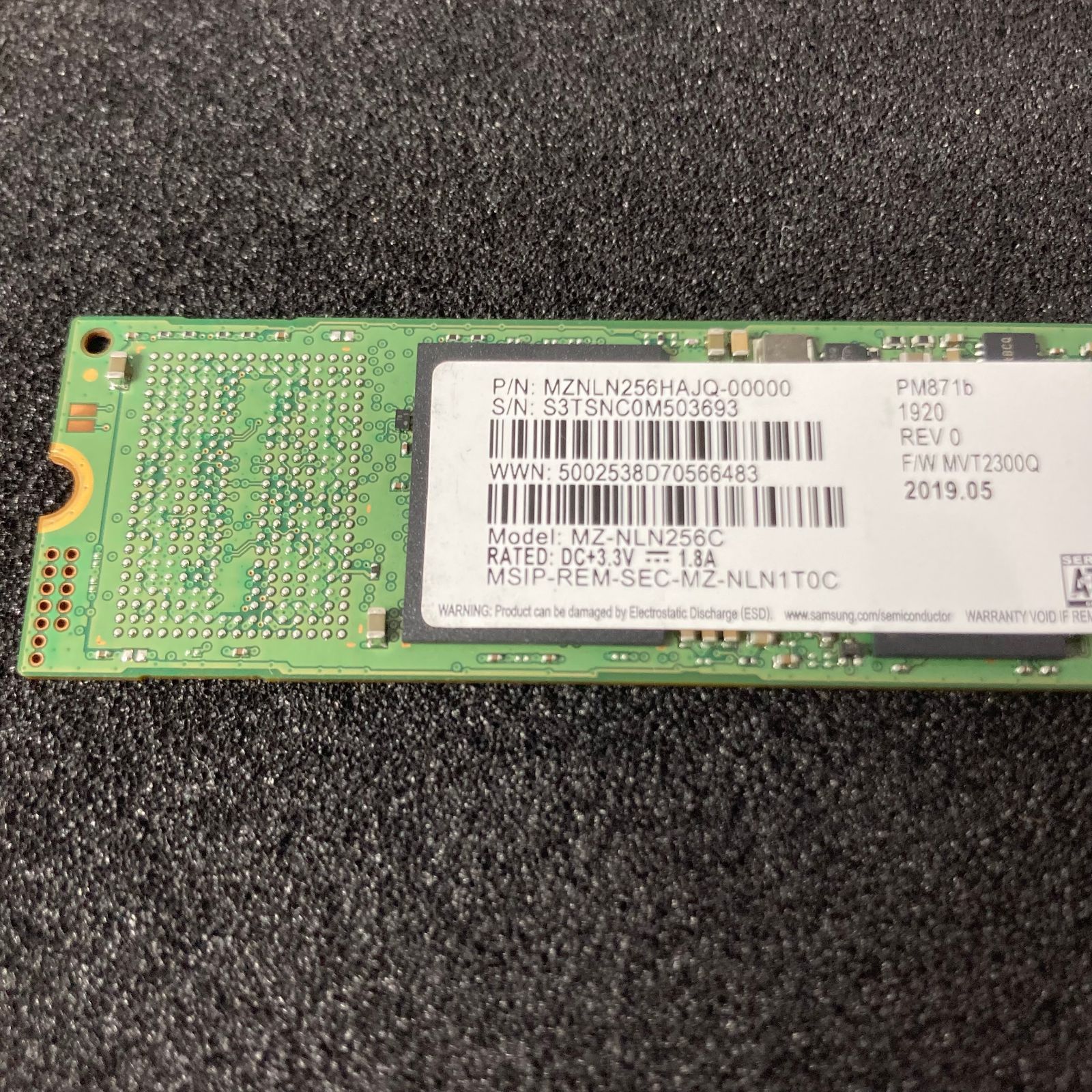 SAMSUNG M.2 SATA SSD 2280 256GB | MZNLN256HAJQ-00000 | samsung【612】 - メルカリ