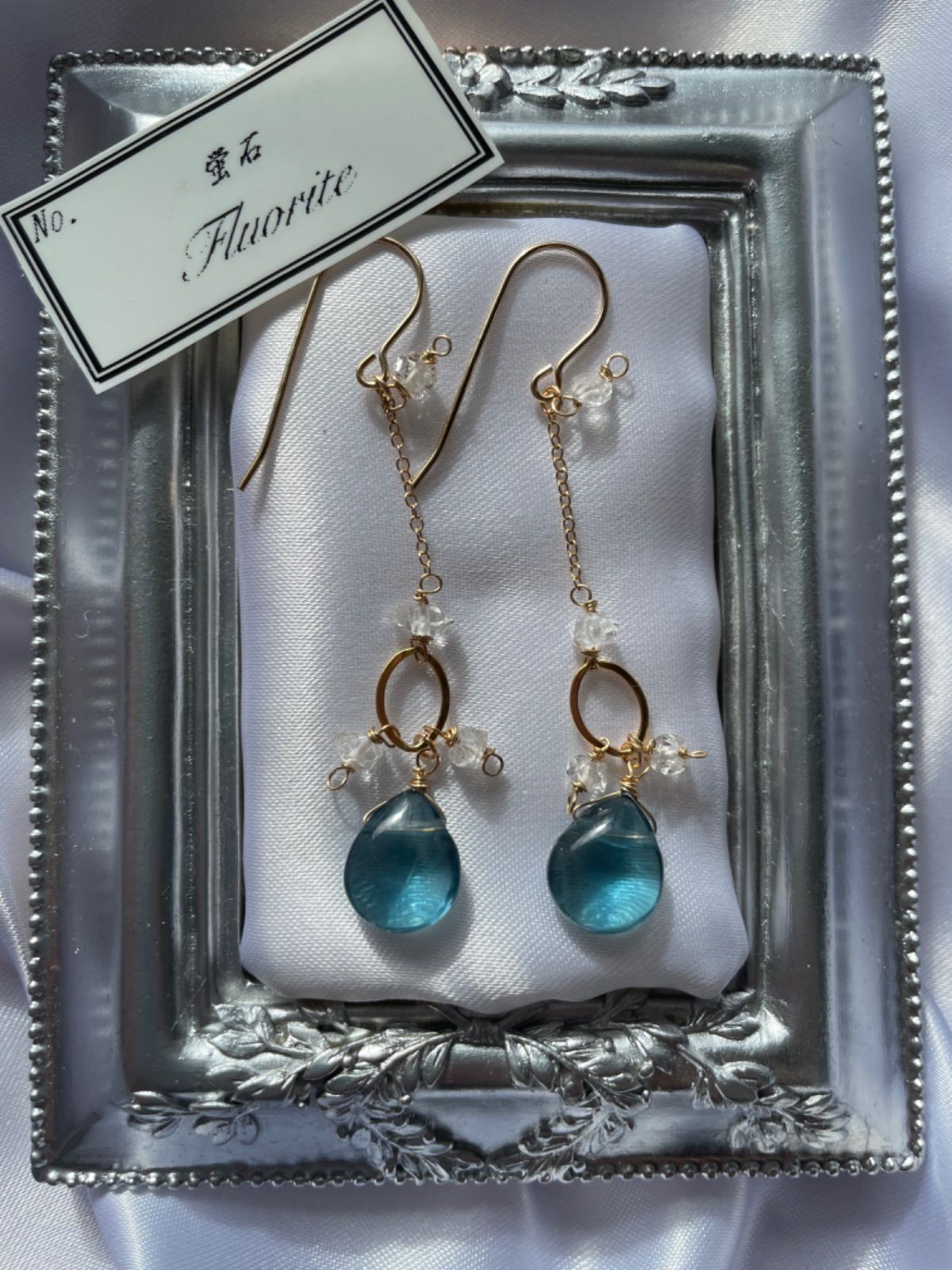 AAAフローライトの雨粒ピアス[14kgf] 天然石 ハンドメイド メルカリShops