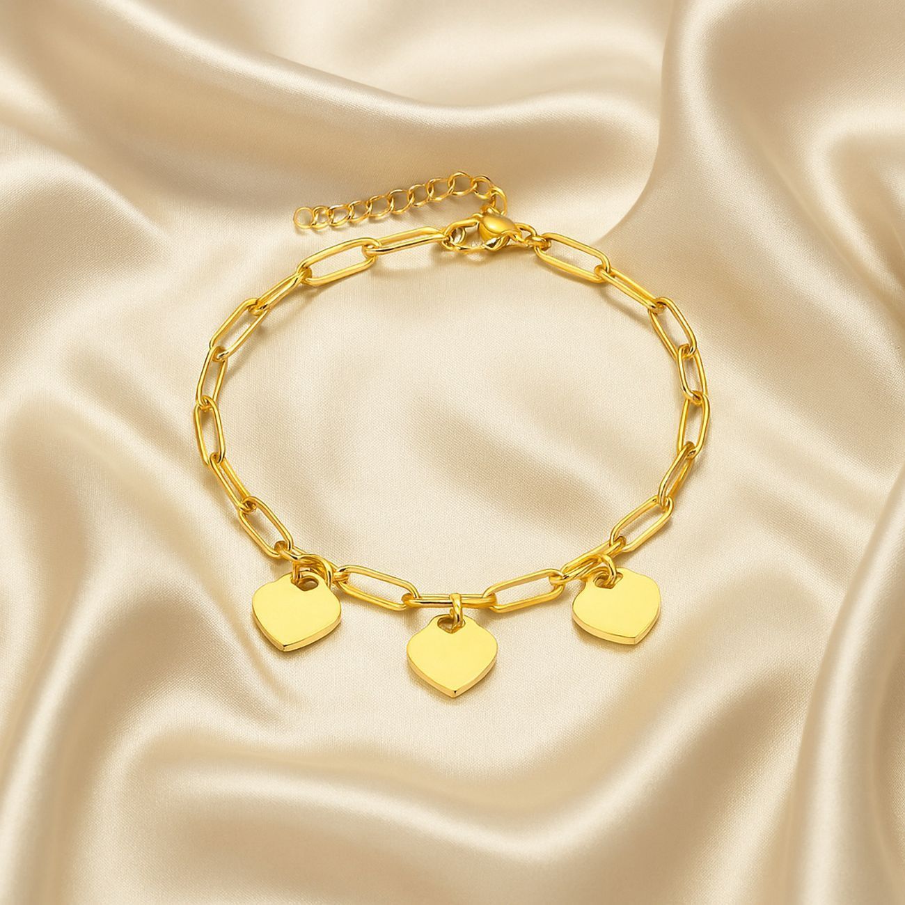 お好きな名前や単語などでオーダーメイドのオリジナルブレスレットを