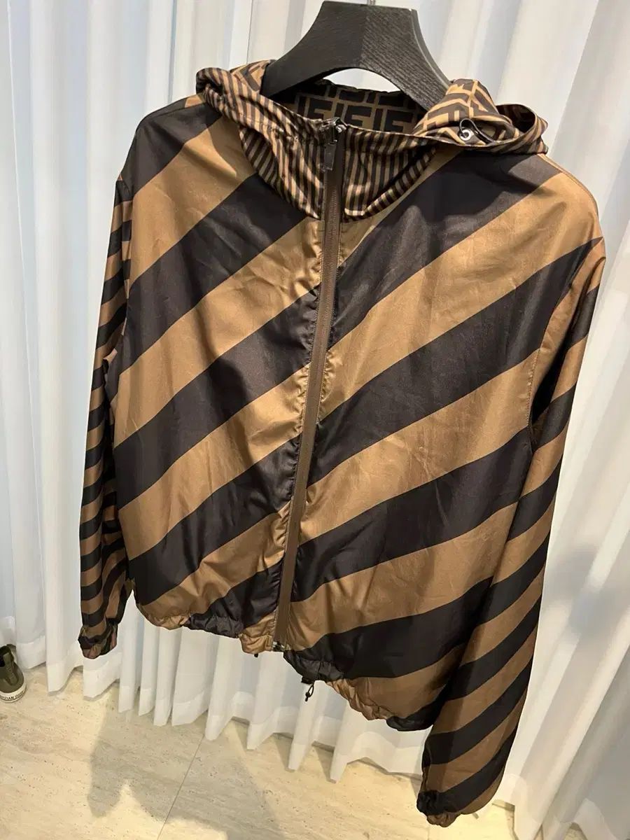 フェンディ フード ナイロンジャケット リバーシブル 48 L 節約