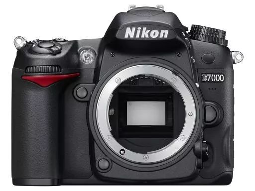 カメラ Nikon デジタル一眼レフカメラ D7000 ボディ 1620万画素 D7000