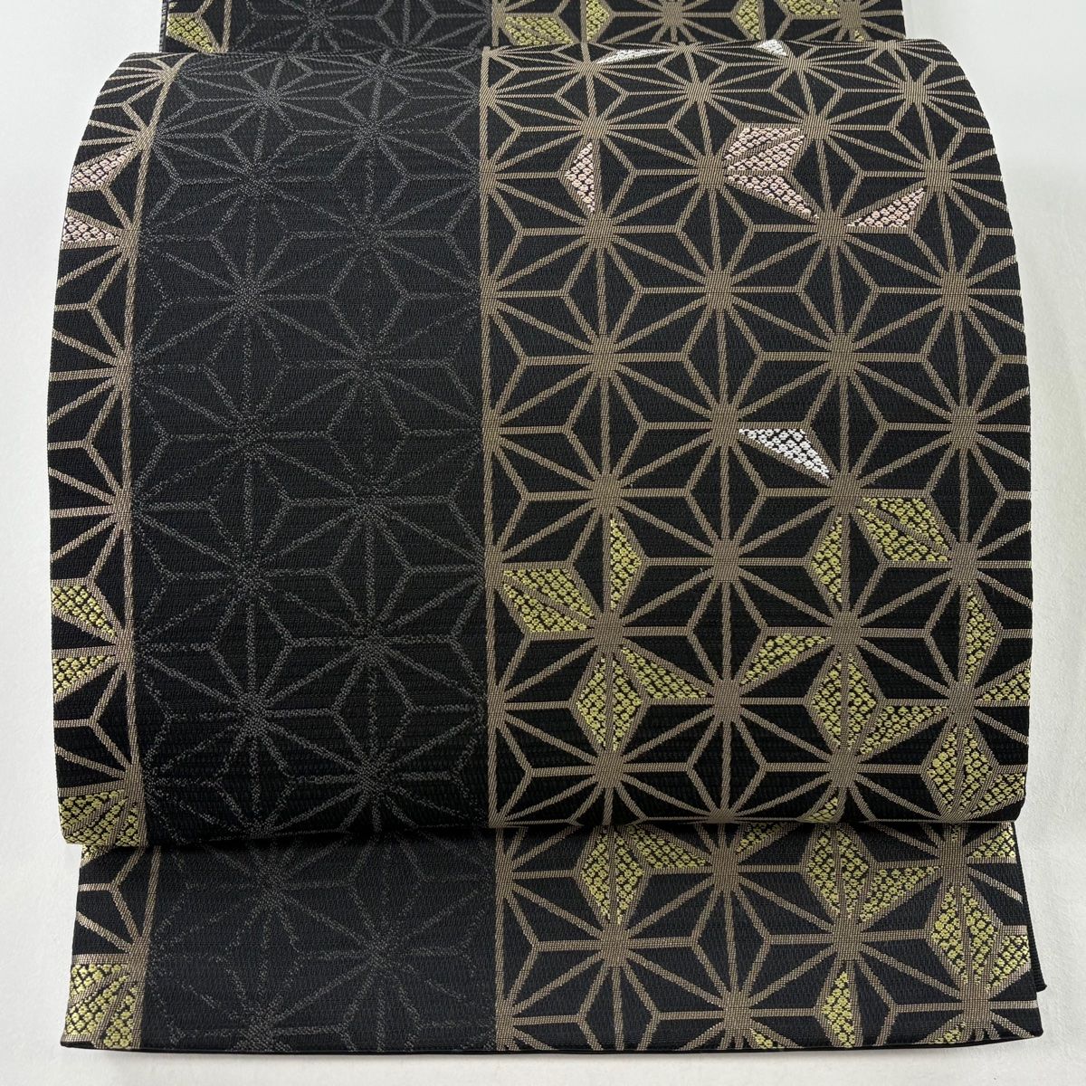 袋帯 美品 秀品 うまから 落款あり 露芝 幾何学模様 金糸 箔