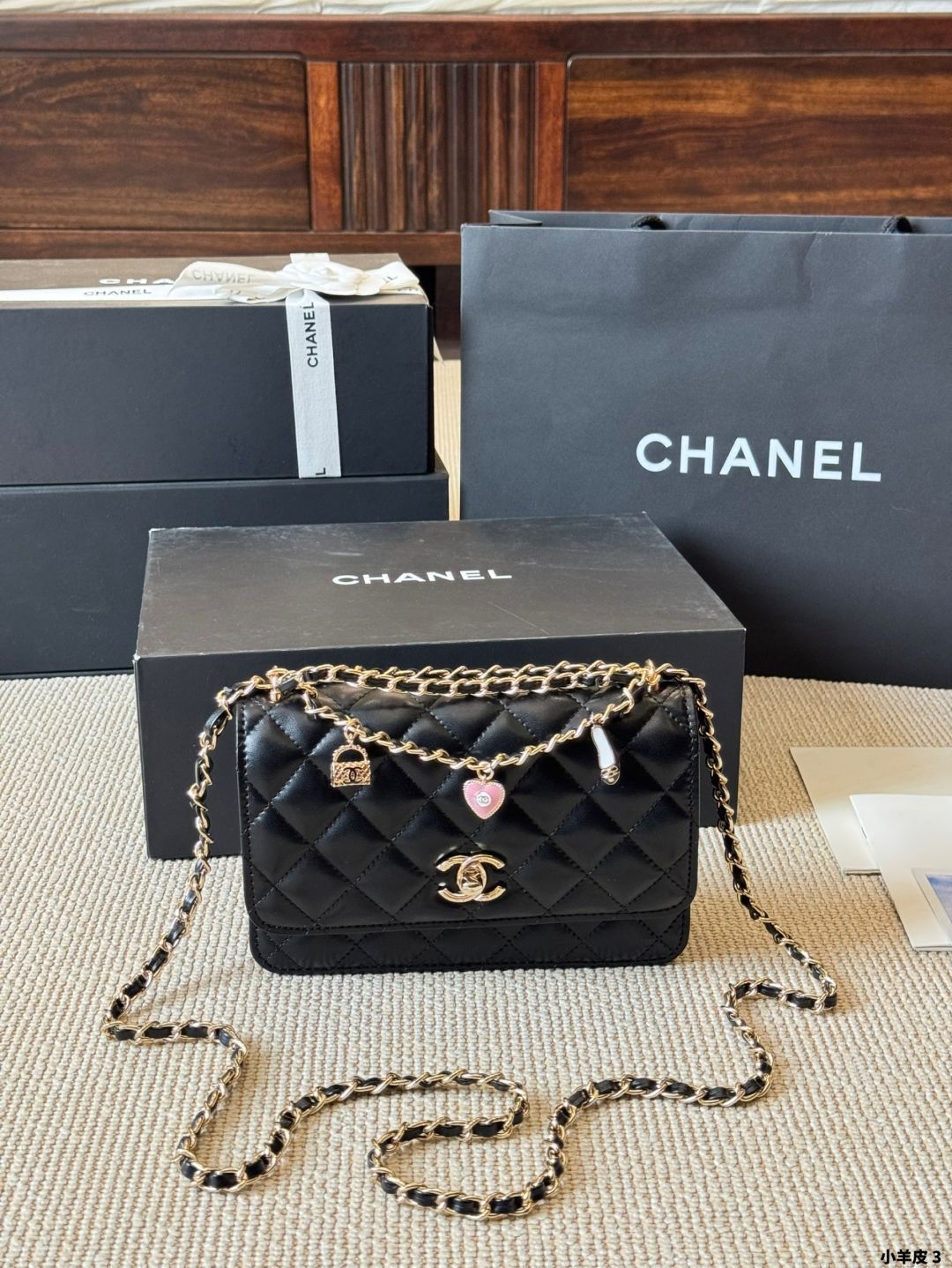 今日特価】CHANEL 25P ハートペンダント付き WOC チェーンバッグ