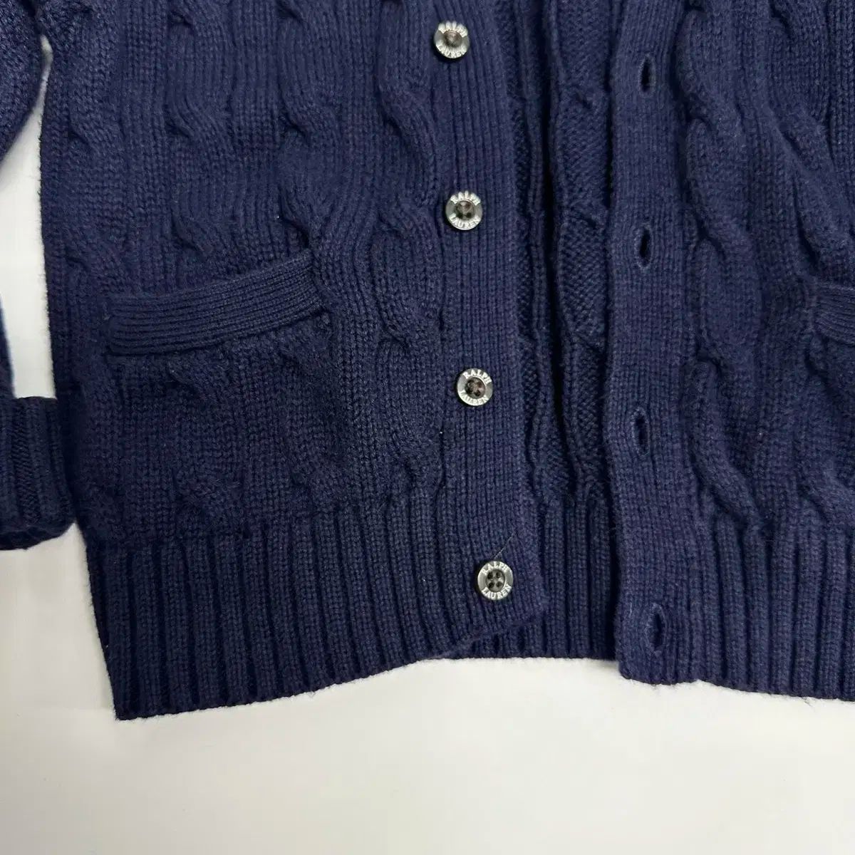 ケーブル カーディガン