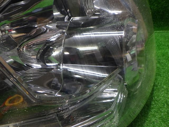 70 ノア 右ヘッドライト HID ZRR70 75 前期 28-204 N6 バラスト付き トヨタ 250927020 FFCRYSTALESIA_COM