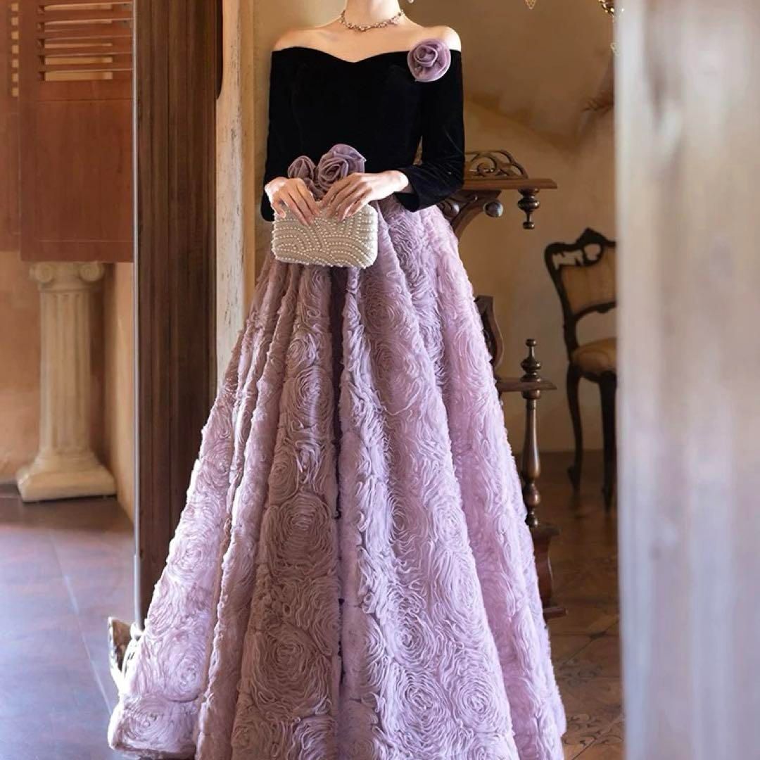 お花のデザインがゴージャスな長袖のオフショル ロングドレス