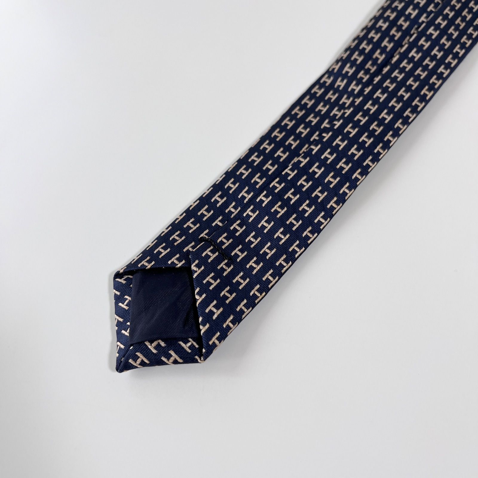エルメス 高級シルクネクタイ 総柄 ネイビー 美品】HERMES エルメス シルク ネクタイ ネイビー系 カメ