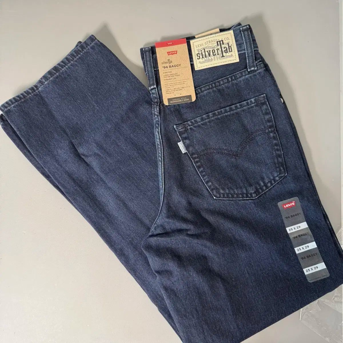 LEVI'S(リーバイス) シルバータップ 94 バギー ジーン ダーク インディゴ サイズ 25 -新品