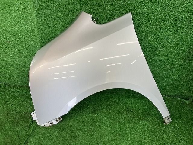 ノア ZRR75G 左フロントフェンダー X スマートエディション 4WD 8人 53802-28170 1F7