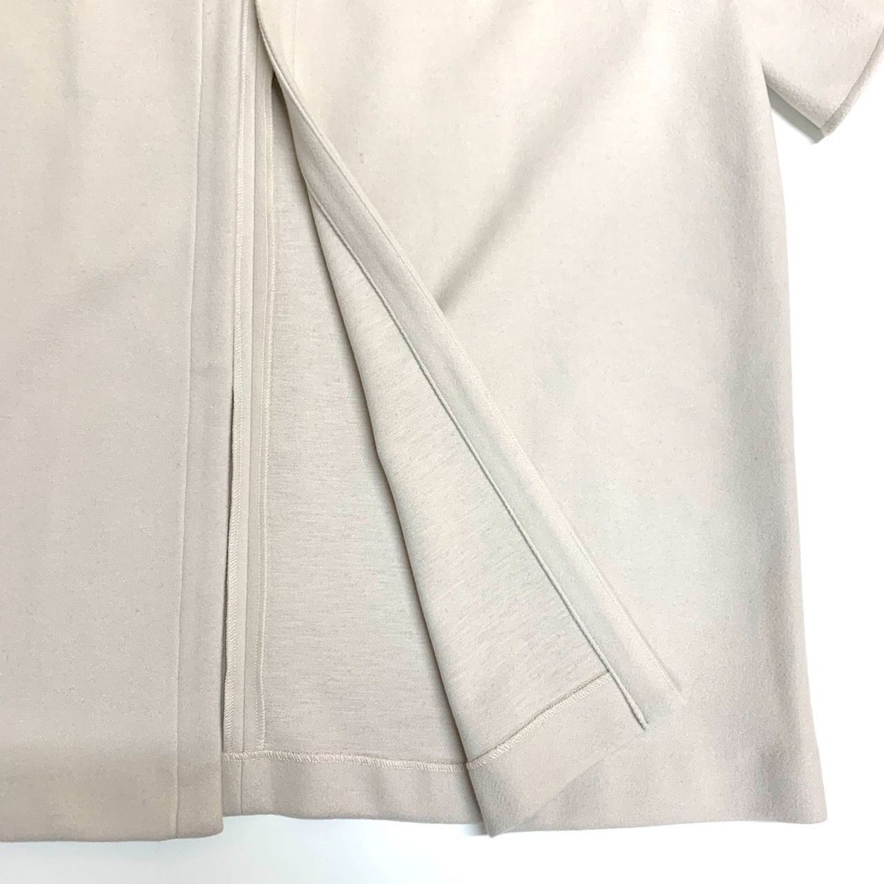 FENNEL】フリルスリーブノーカラーミディコート/9号/ベージュ/未使用品 FENNEL】フリルスリーブノーカラーミディコート/9号/ベージュ/未使用品