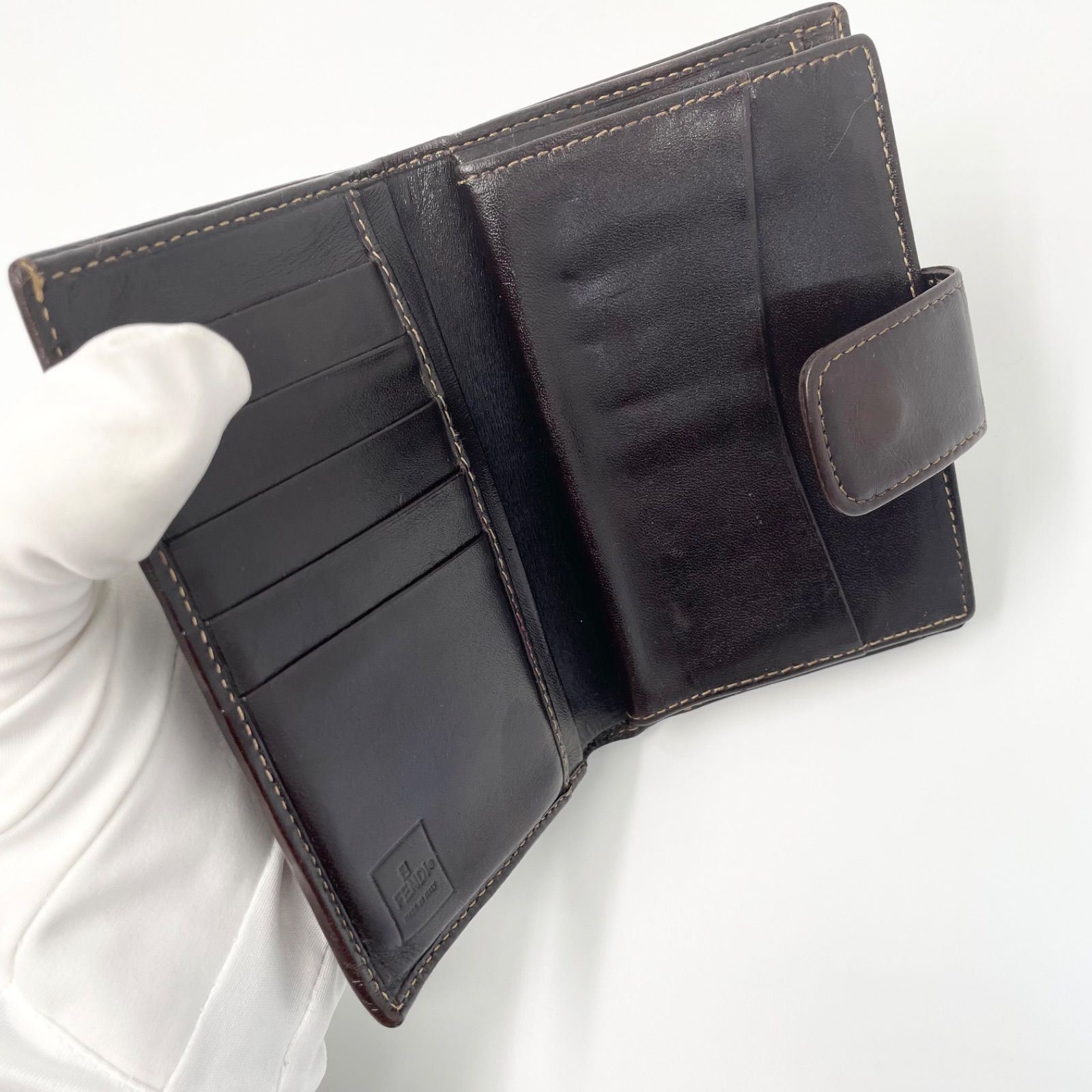 FENDI ズッカ　二つ折り財布　がま口　キャンバス　レザー　ブラウン FENDI フェンディ ズッカ柄二つ折り財布 ブラウン - メルカリ