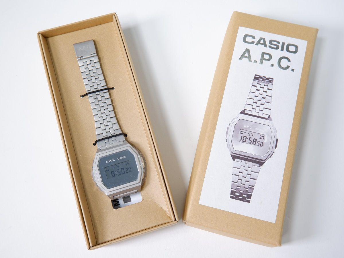 A.P.C.アーペーセーAPC × CASIO A1000ACD-7JR Silver watch腕時計 新品【-】【MWWA79165 ...