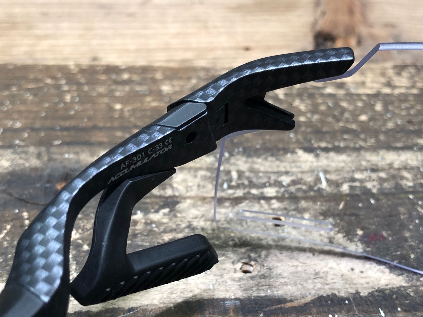 100% Korbin ブラックラメ レッドミラー ワンハンドレッド サングラス