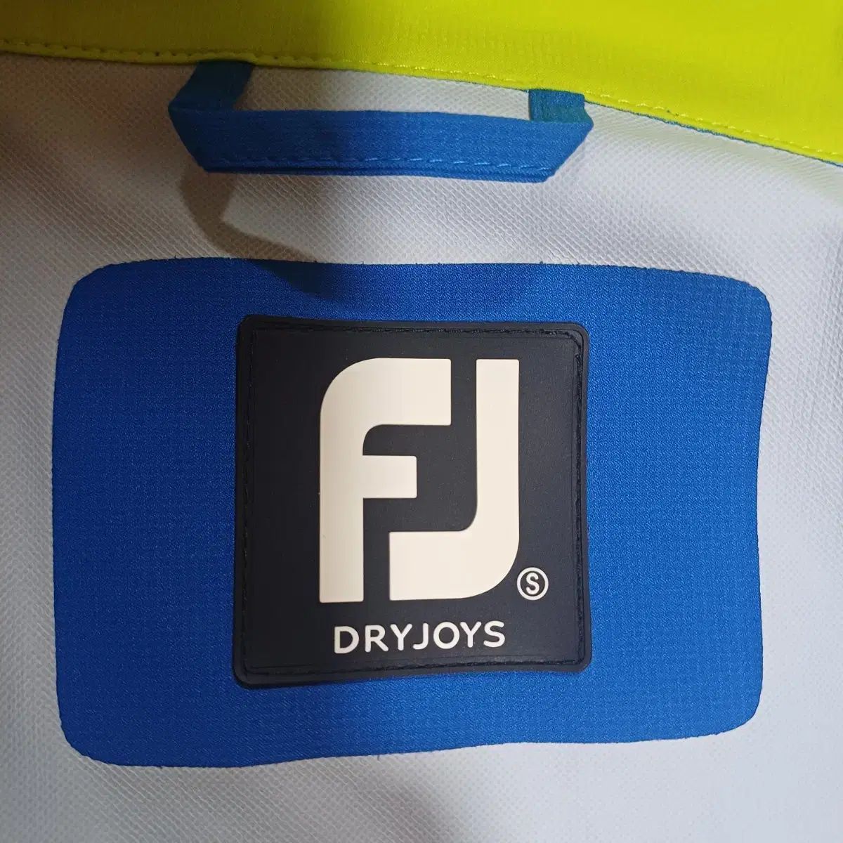 ウィンドブレーカー