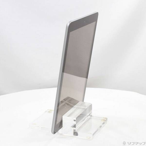 激安大特価,定番 〔中古品〕 iPad 第6世代 32GB スペースグレイ MR7F2J/A Wi-Fi【344】