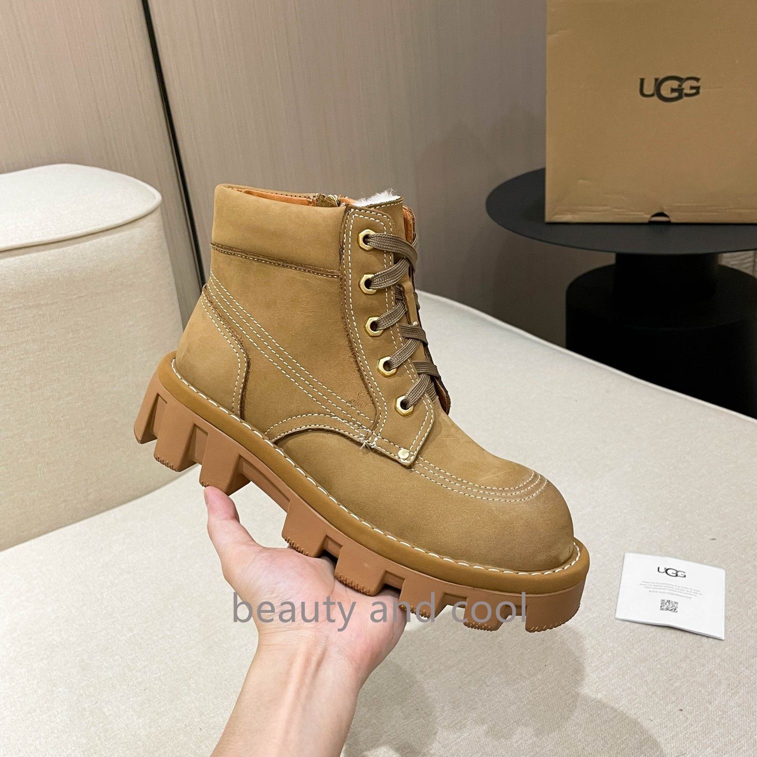 希少品 UGG 秋冬の新作スノーブーツ