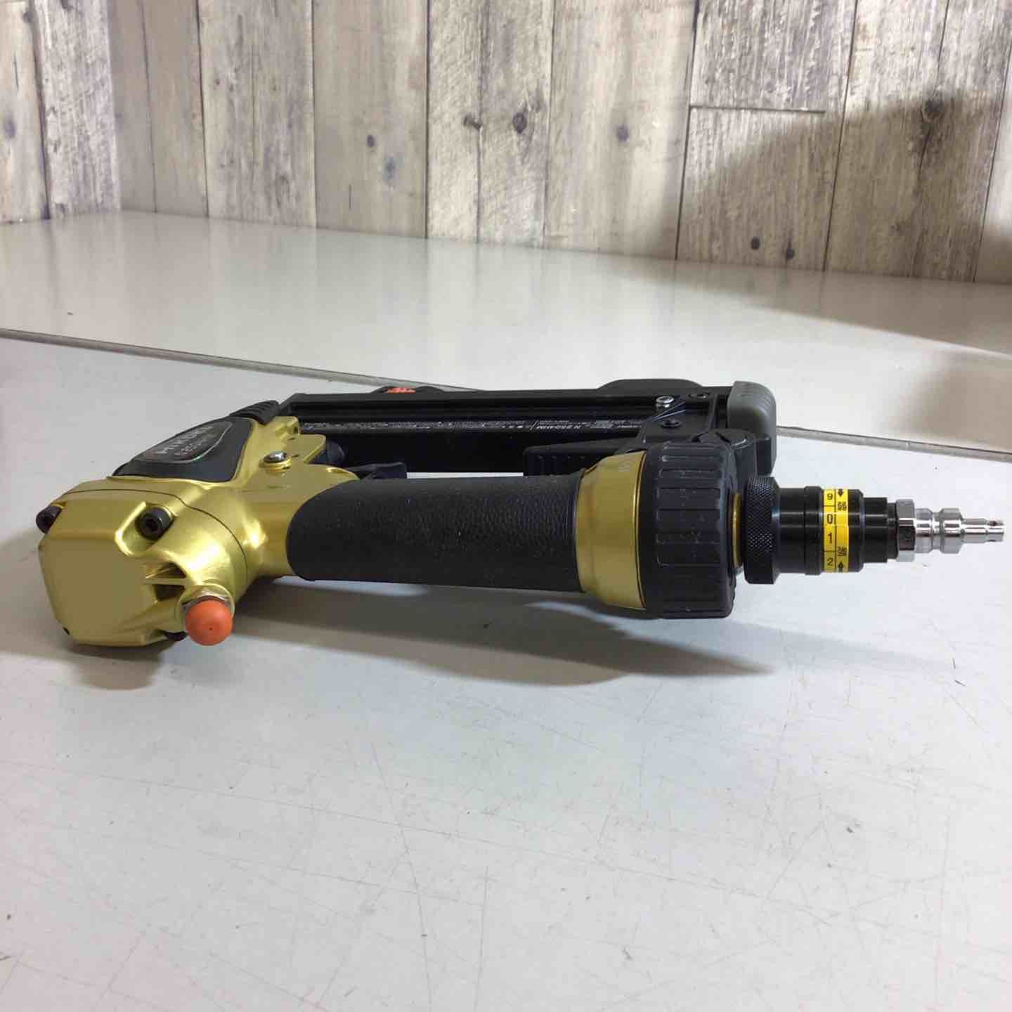 ☆ハイコーキ(HIKOKI ※旧:日立工機) 高圧エアタッカ N2504HM【戸田店