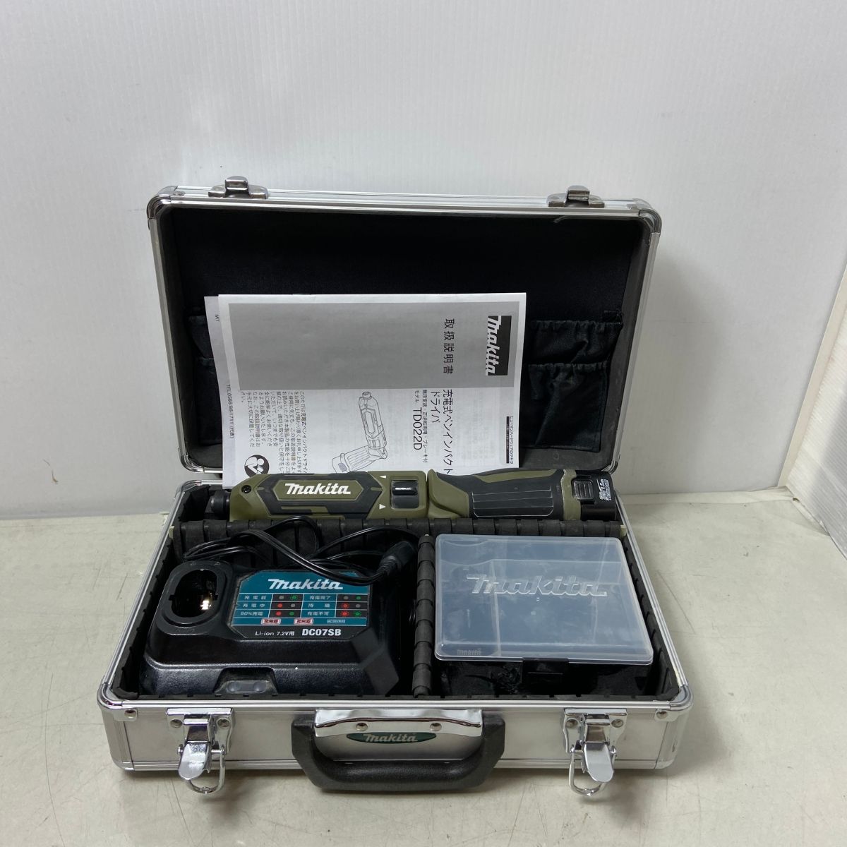 MacDeMarco (マック・デマルコ) × トリプルファイヤー 7インチ MacDeMarco (マック・デマルコ) × トリプルファイヤー 7インチ